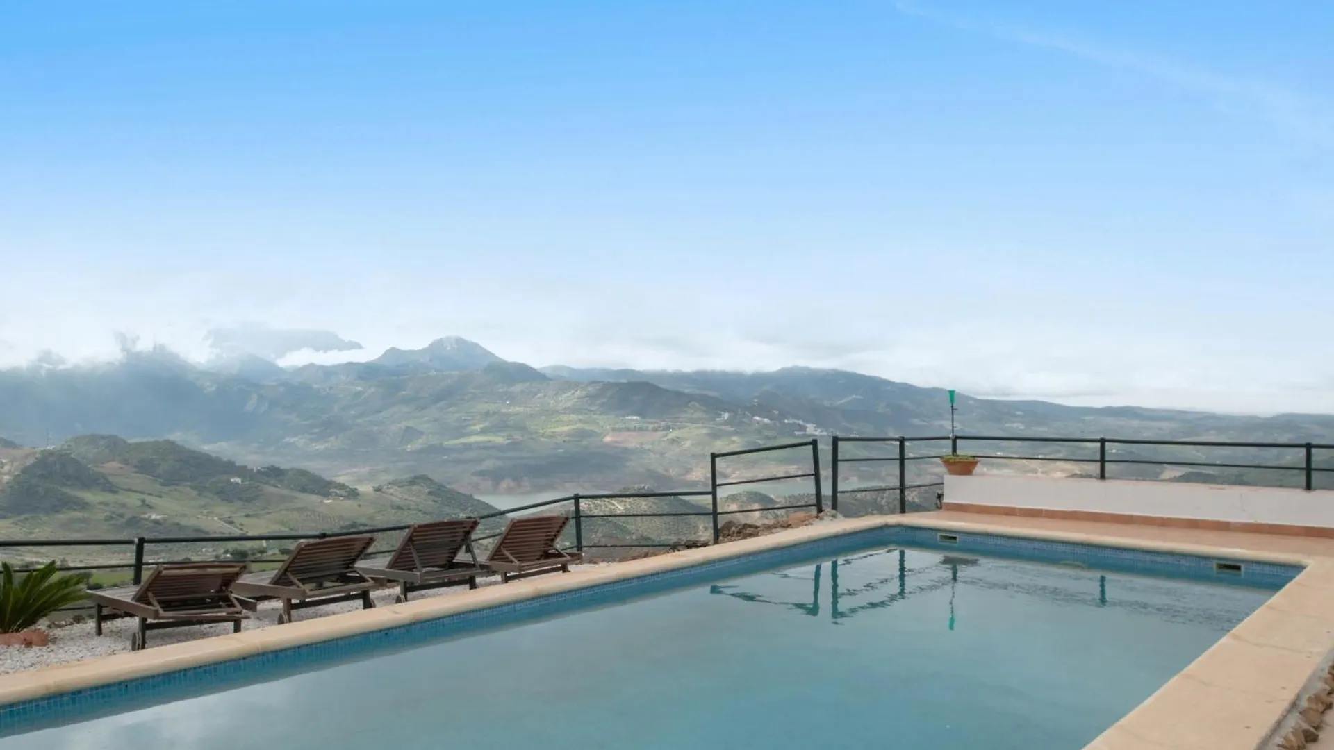 El Mirador De La Luna El Gastor